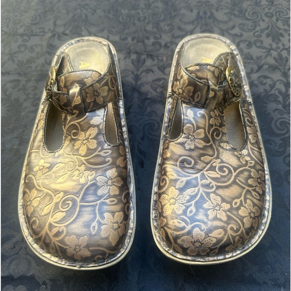 NWOB Algeria Classic Rustic
ALG-7701
Size 7-7.5” (EU 37) - Picture 2 of 8